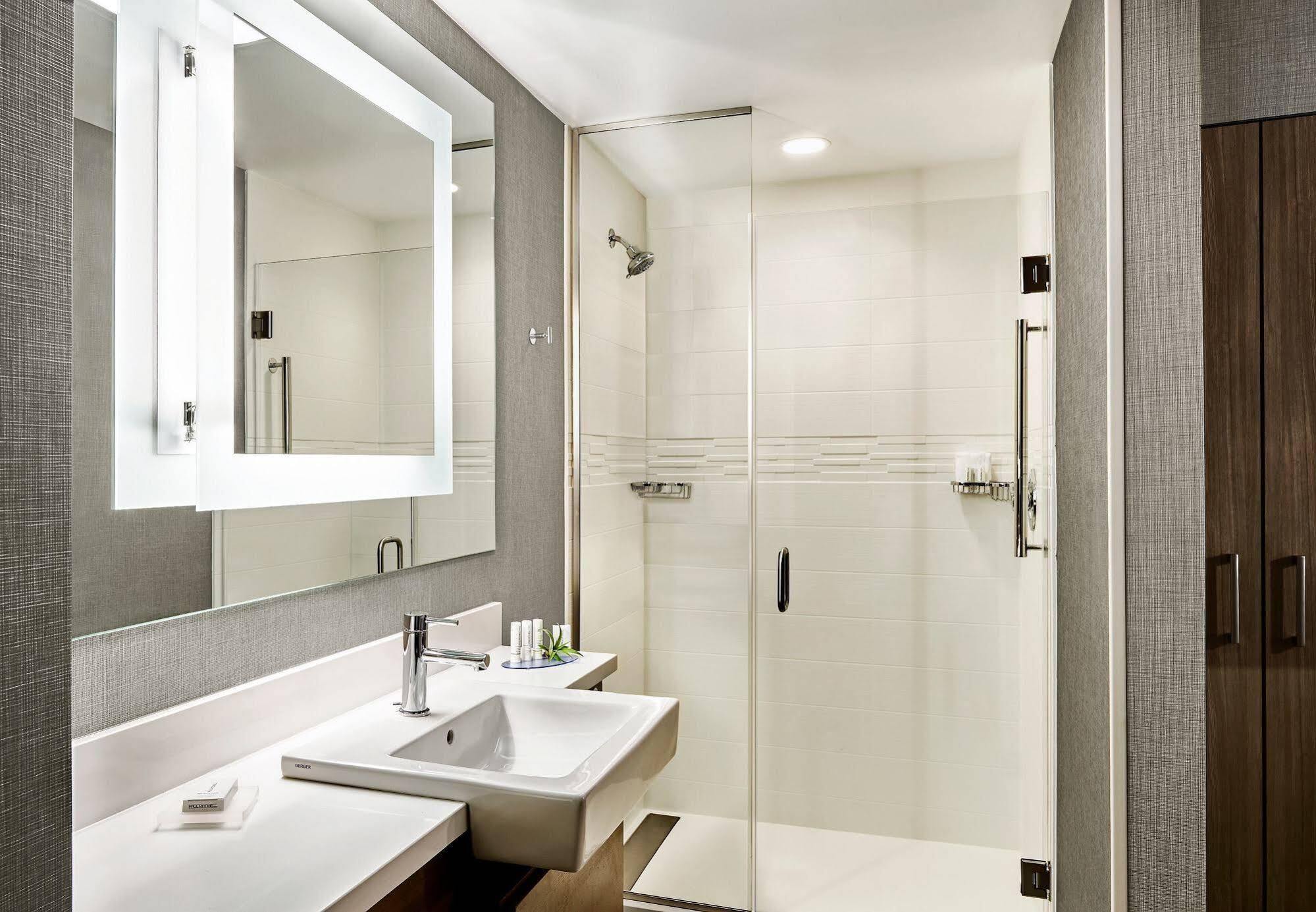 Springhill Suites By Marriott The Dunes On Monterey Bay Marina Exterior foto
